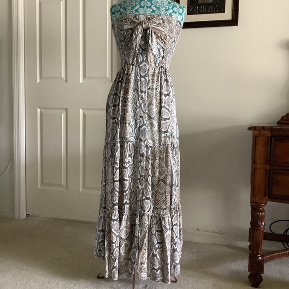blue island Dresses & Skirts - Strapless Summer Dress